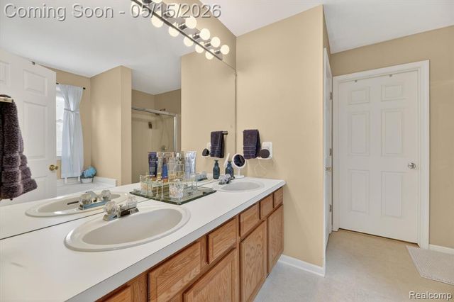 809 Canyon Creek Drive, Holly, MI 48442