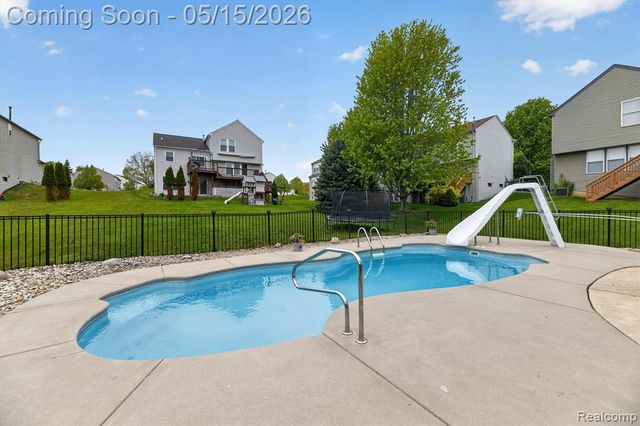 809 Canyon Creek Drive, Holly, MI 48442