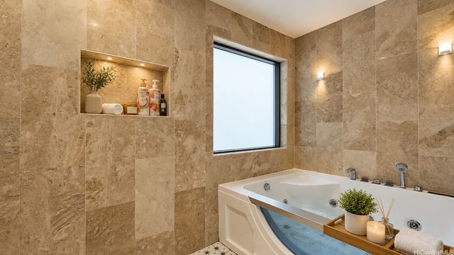 1169 Mona Street, Honolulu, HI 96821