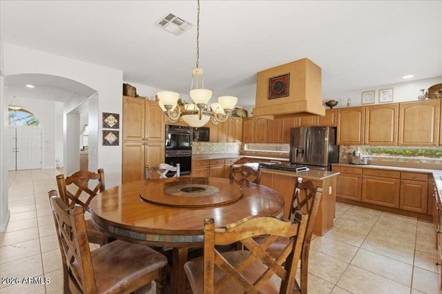 7530 E KAEL Circle, Mesa, AZ 85207