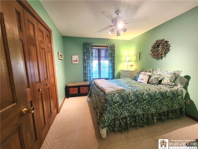 28 Rosalyn Court, Pomfret, NY 14063