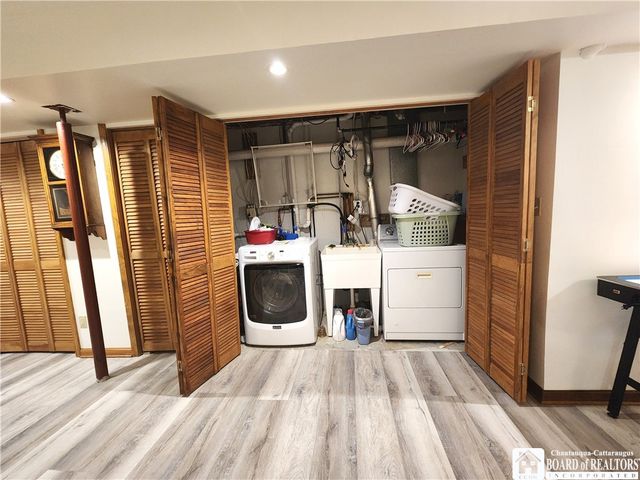 28 Rosalyn Court, Pomfret, NY 14063