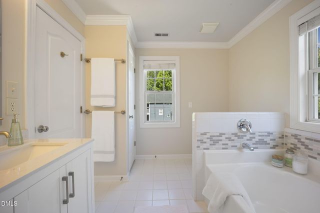 809 Town Side Drive, Apex, NC 27502