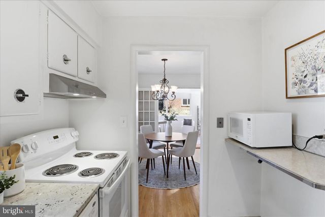 10014 CEDAR LN, Kensington, MD 20895