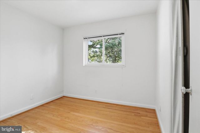10014 CEDAR LN, Kensington, MD 20895