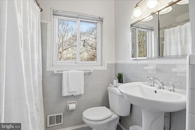 10014 CEDAR LN, Kensington, MD 20895