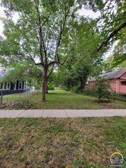 SW Buchanan ST, Topeka, KS 66604