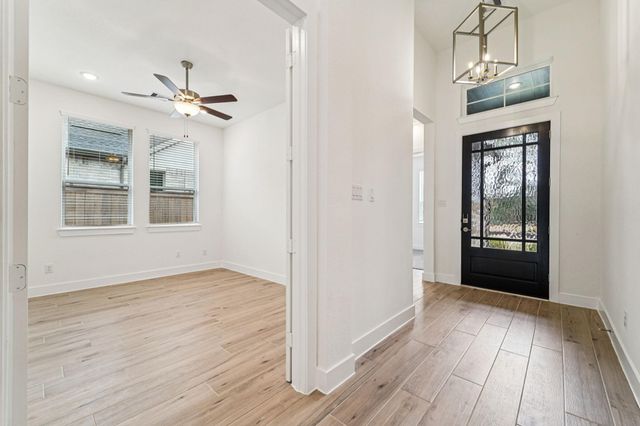 25932 N Outrider Banks, Montgomery, TX 77316