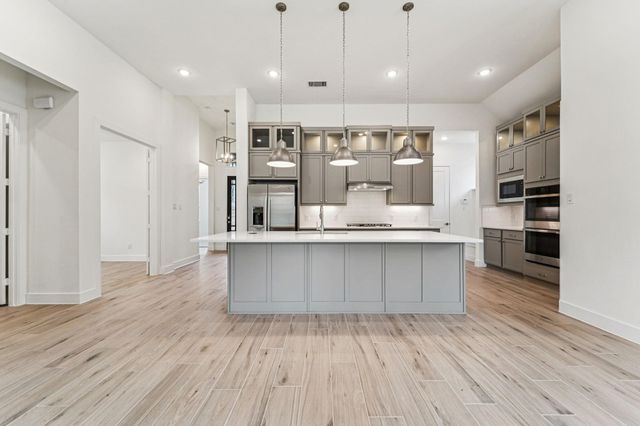 25932 N Outrider Banks, Montgomery, TX 77316