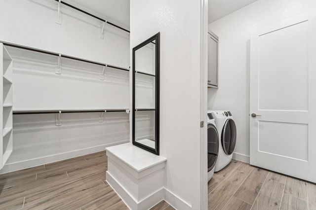 25932 N Outrider Banks, Montgomery, TX 77316