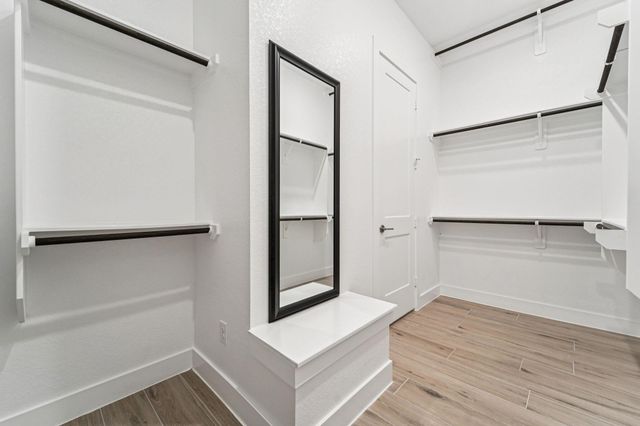 25932 N Outrider Banks, Montgomery, TX 77316