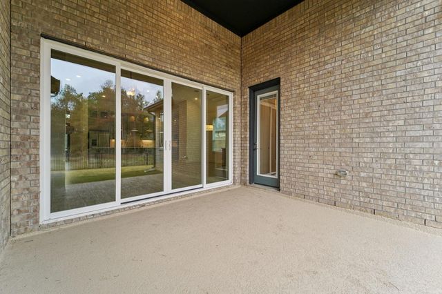 25932 N Outrider Banks, Montgomery, TX 77316