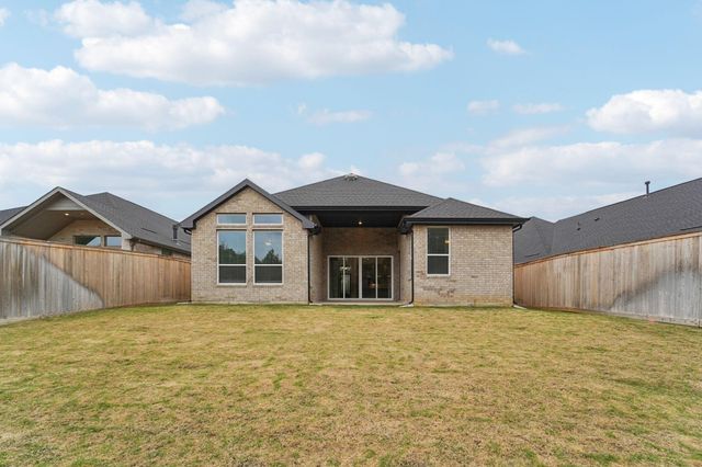 25932 N Outrider Banks, Montgomery, TX 77316