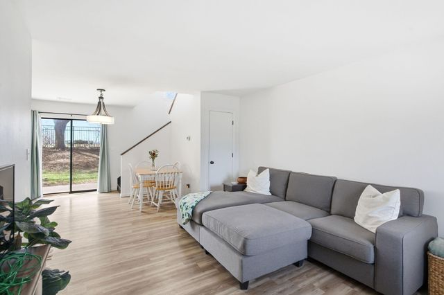 2801 W BROADWAY UNIT R2, Columbia, MO 65203