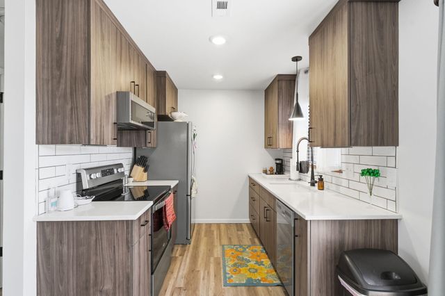 2801 W BROADWAY UNIT R2, Columbia, MO 65203