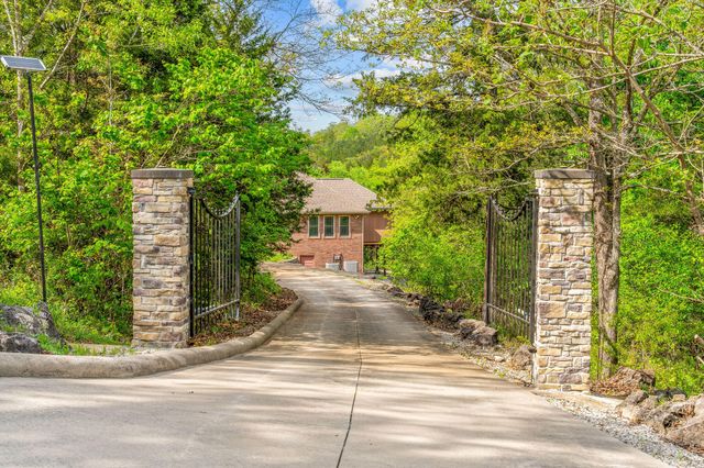 625 Little Aunts Creek Road, Kimberling City, MO 65686