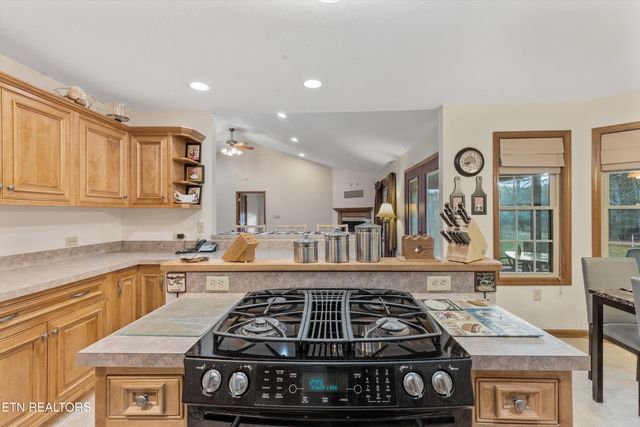 9440 Morgan Co Hwy, Sunbright, TN 37872