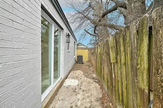 9803 Aberdeen WAY B, Austin, TX 78753