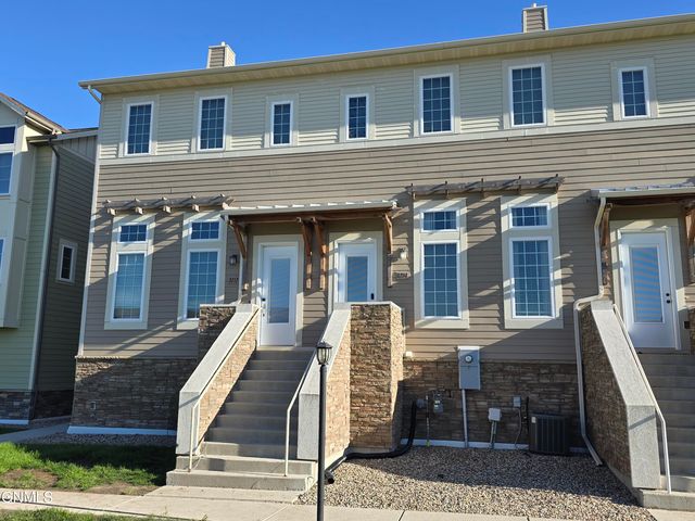 3212 Kenner Loop, Bismarck, ND 58504 property photo