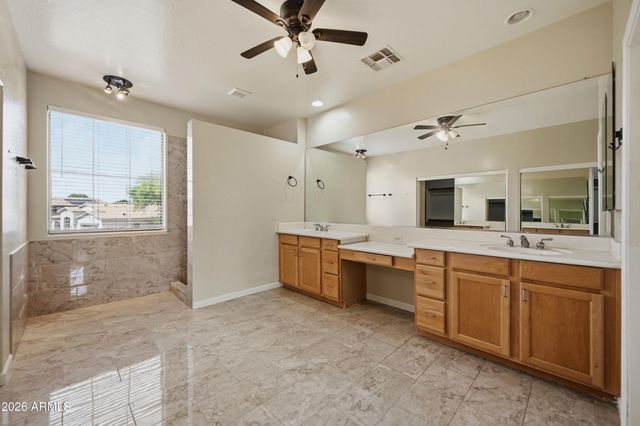 1775 E WASHINGTON Court, Gilbert, AZ 85234