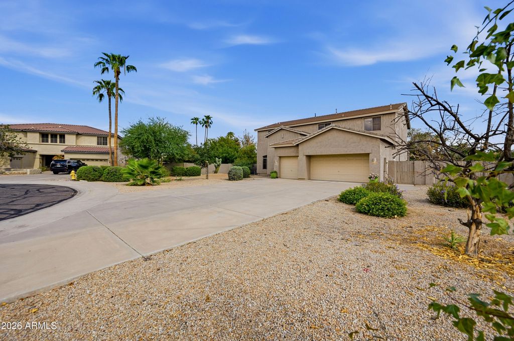 1775 E WASHINGTON Court, Gilbert, AZ 85234 — photo 3