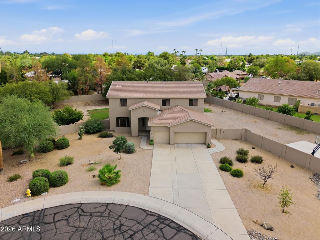 1775 E WASHINGTON Court, Gilbert, AZ 85234 — photo 4