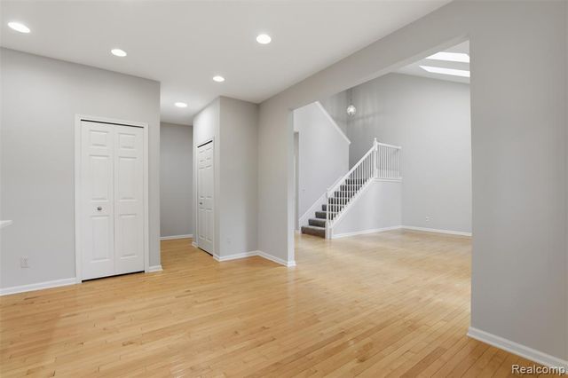 4368 Gateway Circle, West Bloomfield, MI 48322