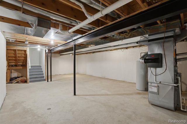 4368 Gateway Circle, West Bloomfield, MI 48322