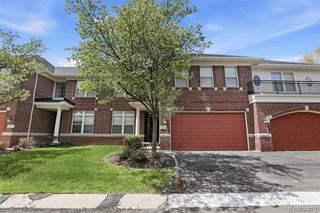 4368 Gateway Circle, West Bloomfield, MI 48322