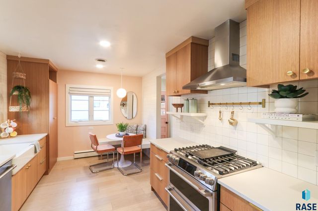 1016 S Lyndale Ave Avenue, Sioux Falls, SD 57105