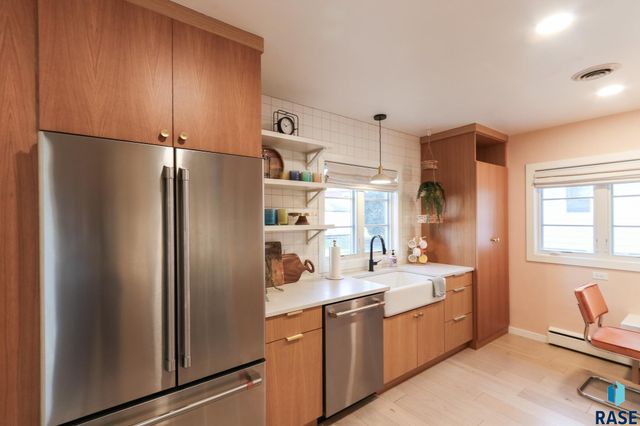 1016 S Lyndale Ave Avenue, Sioux Falls, SD 57105