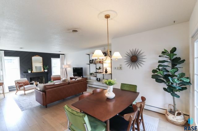 1016 S Lyndale Ave Avenue, Sioux Falls, SD 57105