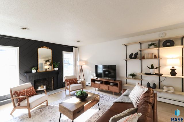 1016 S Lyndale Ave Avenue, Sioux Falls, SD 57105