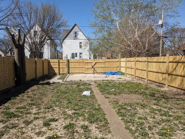 2469 N 37th STREET, Milwaukee, WI 53210
