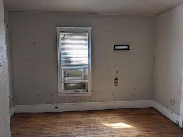 2469 N 37th STREET, Milwaukee, WI 53210