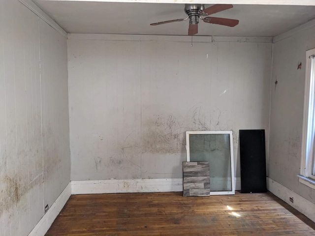 2469 N 37th STREET, Milwaukee, WI 53210