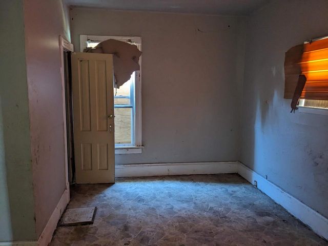 2469 N 37th STREET, Milwaukee, WI 53210