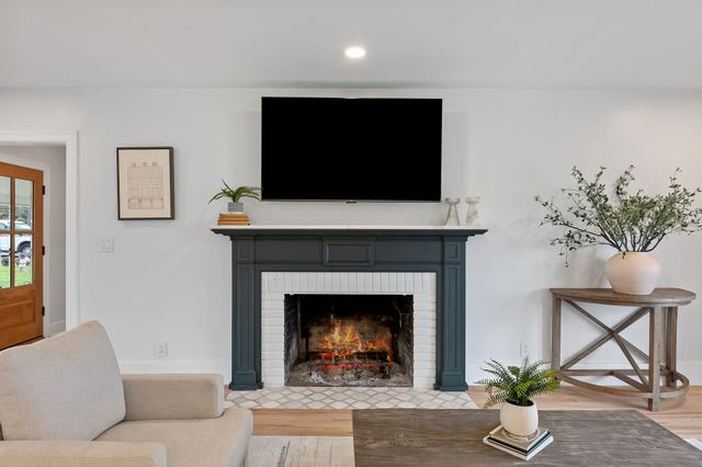 4002 Bradwood RD, Austin, TX 78722