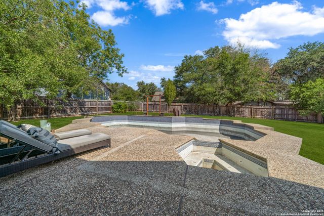 7707 Mary Carolyn St, San Antonio, TX 78240