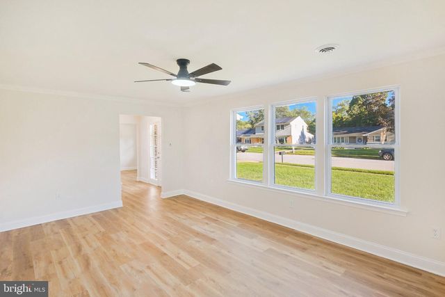 93 S SKYWARD DR, Newark, DE 19713