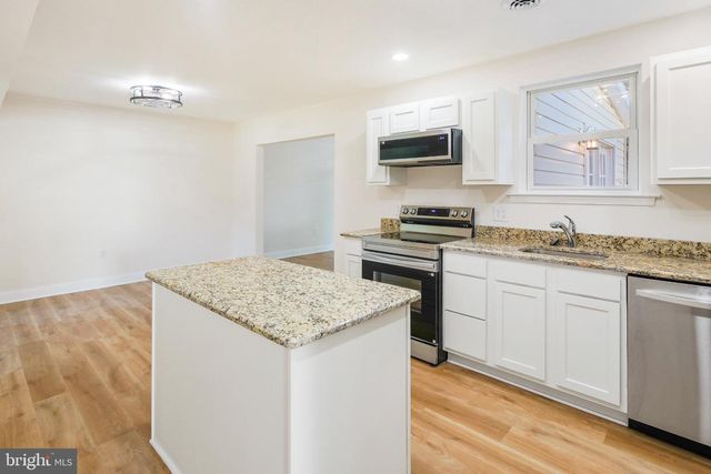 93 S SKYWARD DR, Newark, DE 19713