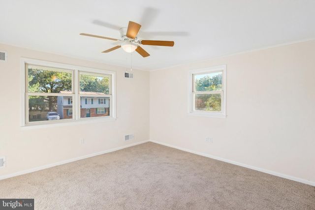 93 S SKYWARD DR, Newark, DE 19713