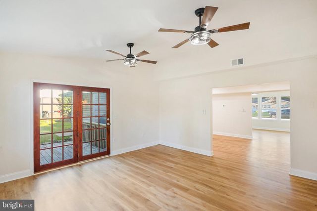 93 S SKYWARD DR, Newark, DE 19713