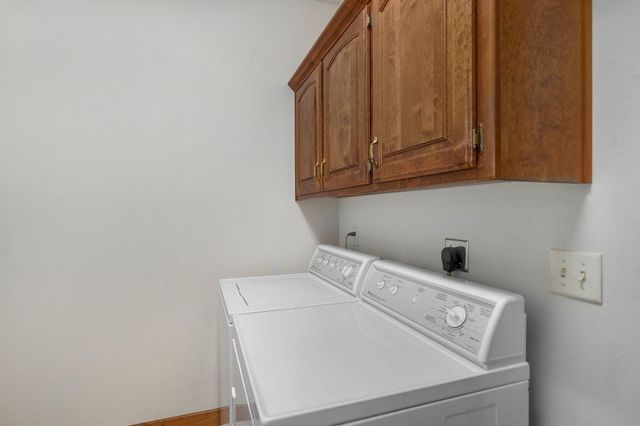 6162 S Hunters Trail, Springfield, MO 65810