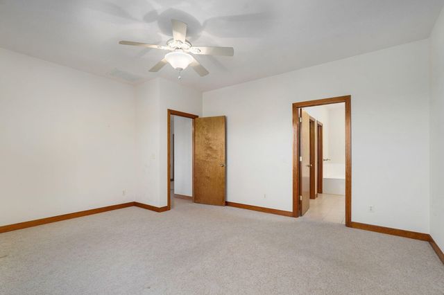 6162 S Hunters Trail, Springfield, MO 65810