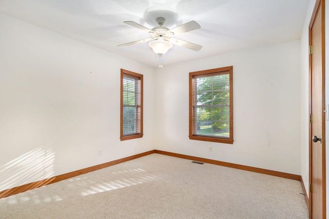 6162 S Hunters Trail, Springfield, MO 65810