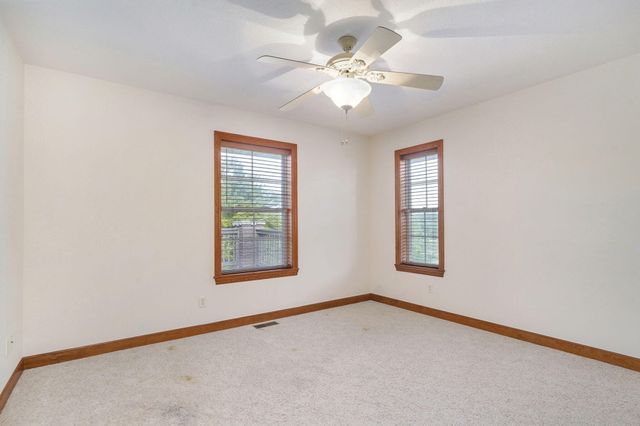 6162 S Hunters Trail, Springfield, MO 65810