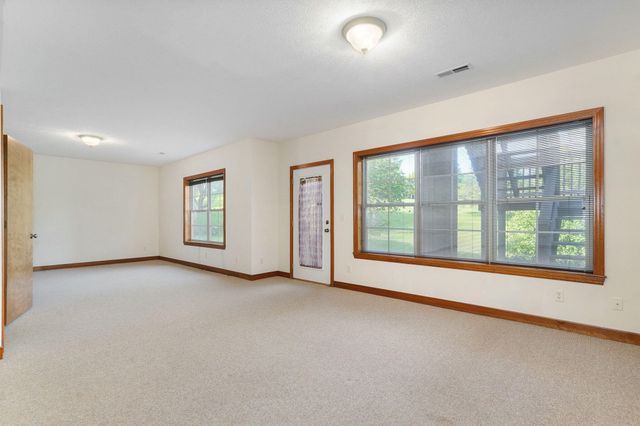 6162 S Hunters Trail, Springfield, MO 65810