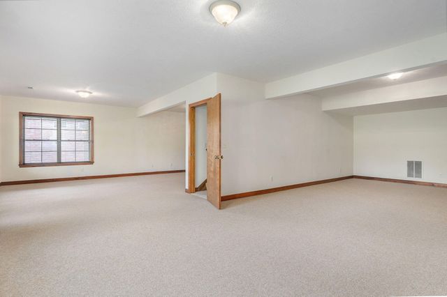 6162 S Hunters Trail, Springfield, MO 65810