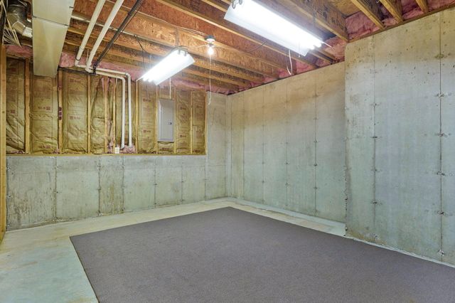 6162 S Hunters Trail, Springfield, MO 65810